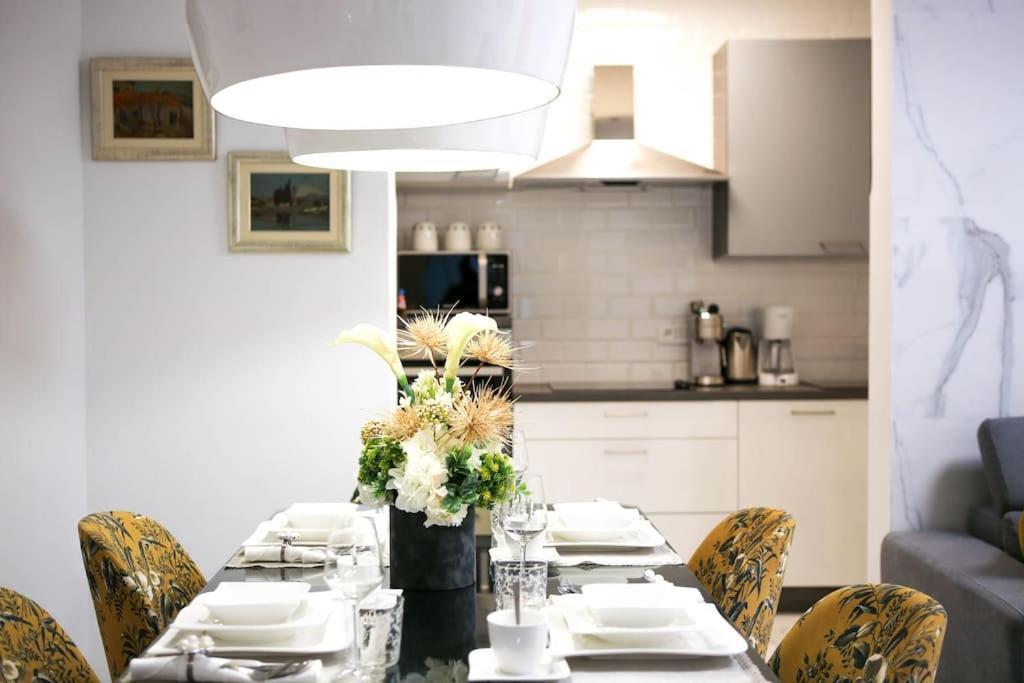 New & Luxury Apartment Tony Split Eksteriør billede