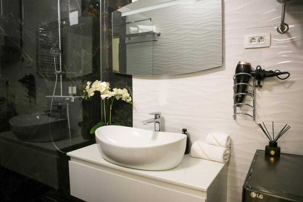 New & Luxury Apartment Tony Split Eksteriør billede